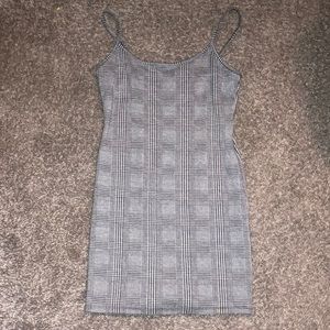 Pattern simply plaid size L but runs small great for size M brand is popular 21.